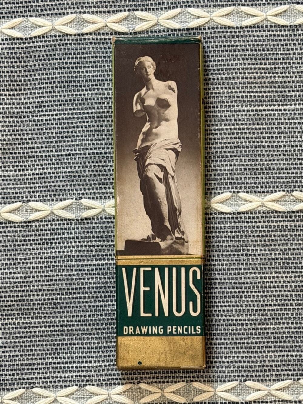 Vintage Venus 4H 3800 Pencil Box With Assorted Vintage Pencils